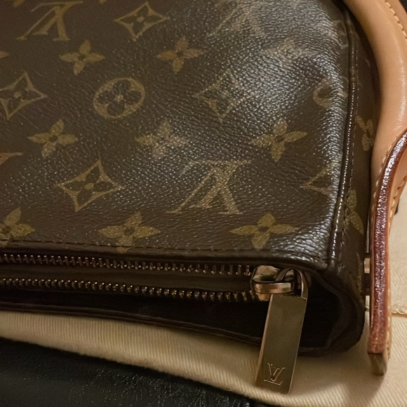 Beautiful ***Authentic ****Louis Vuitton Bag . Posh will authenticate *** - Picture 7 of 10